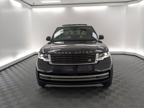 Certified 2025 Land Rover Range Rover SE image 7