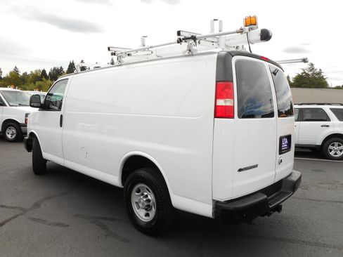 Used 2015 Chevrolet Express 2500 RWD image 6