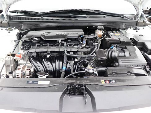 Used 2024 Hyundai Elantra SE FWD image 41