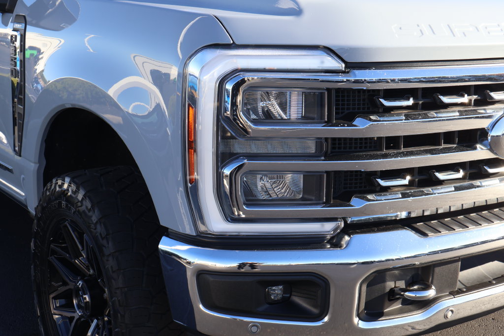 Used 2024 Ford F350 Lariat w/ Lariat Ultimate Package AWD/4WD image 4