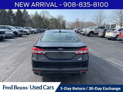 Used 2017 Ford Fusion SE w/ Fusion SE Technology Package image 7