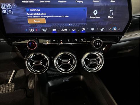 Used 2024 Chevrolet Blazer EV LT AWD/4WD image 18