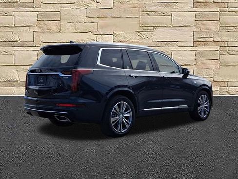 Certified 2025 Cadillac XT6 Premium Luxury w/ LPO, Floor Liner Package AWD/4WD image 4