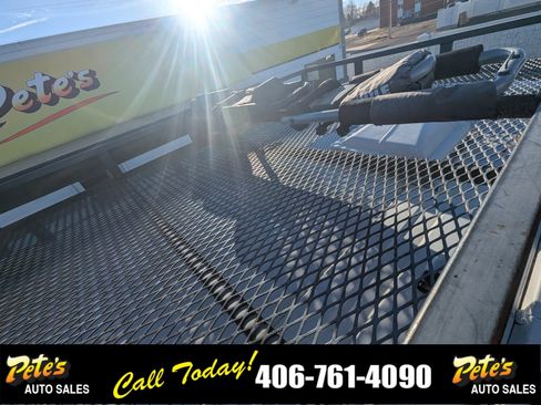 Used 2017 Ford Transit 150 XLT image 12