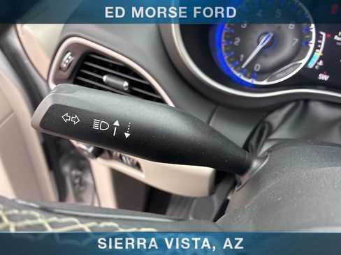 Used 2024 Chrysler Pacifica Touring-L FWD image 36