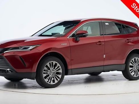 Used 2022 Toyota Venza XLE image 1