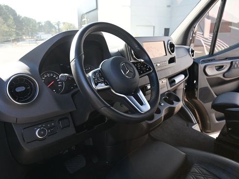 Used 2024 Mercedes-Benz Sprinter 3500 image 6