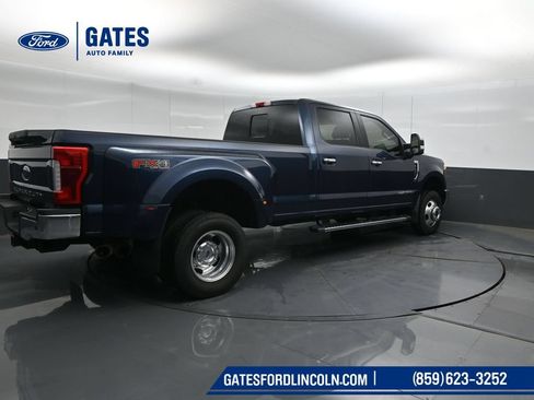 Used 2019 Ford F350 Lariat w/ Lariat Ultimate Package AWD/4WD image 2