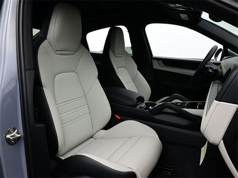 New 2026 Porsche Cayenne E-Hybrid Coupe image 18