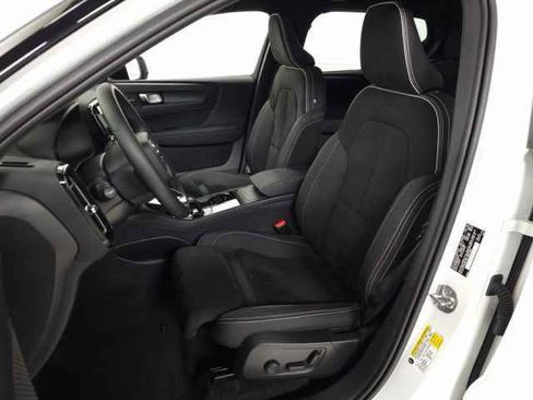 Certified 2023 Volvo XC40 Recharge Ultimate w/ Protection Package Premier image 19