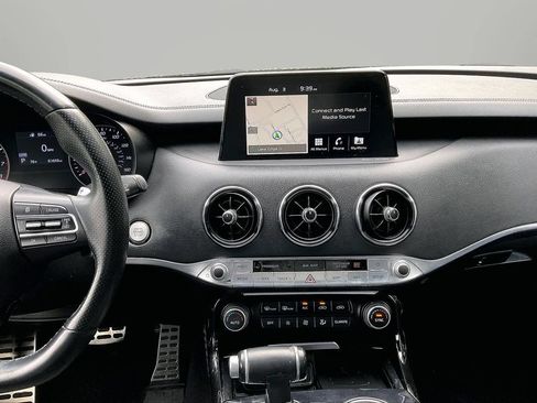 Used 2020 Kia Stinger GT-Line w/ Sun & Sound Package RWD image 12