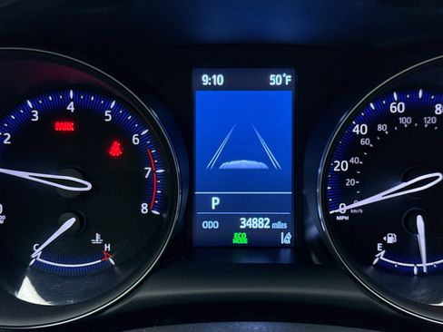 Used 2021 Toyota C-HR XLE FWD image 13