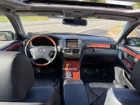 Used 2005 Lexus LS 430 RWD image 34