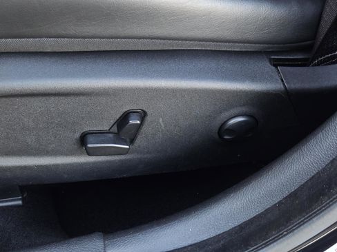 Used 2023 Chrysler 300 S image 26