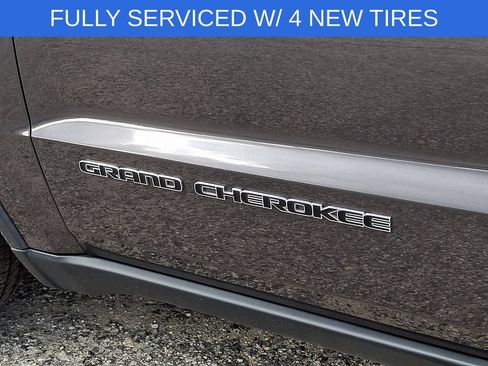 Used 2021 Jeep Grand Cherokee Laredo AWD/4WD image 30