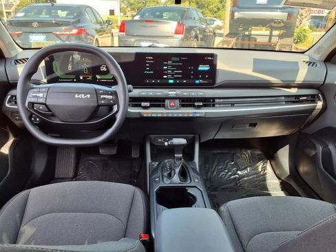 Used 2025 Kia K4 FWD image 23