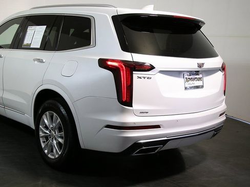 Used 2023 Cadillac XT6 Luxury image 11