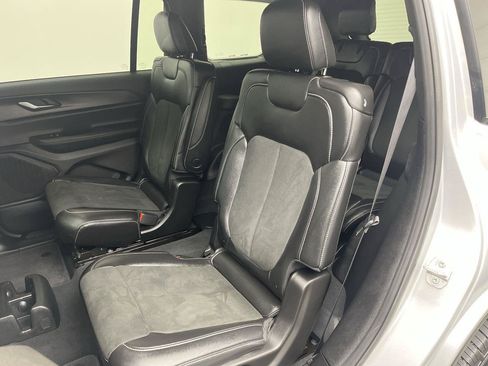 Used 2025 Jeep Grand Cherokee L Altitude AWD/4WD image 13