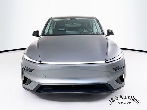 Used 2026 Tesla Model Y Performance image 2