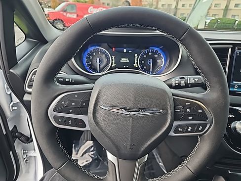 New 2026 Chrysler Voyager LX image 17