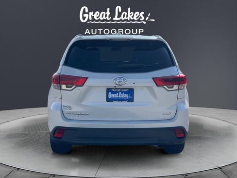 Used 2019 Toyota Highlander XLE image 4