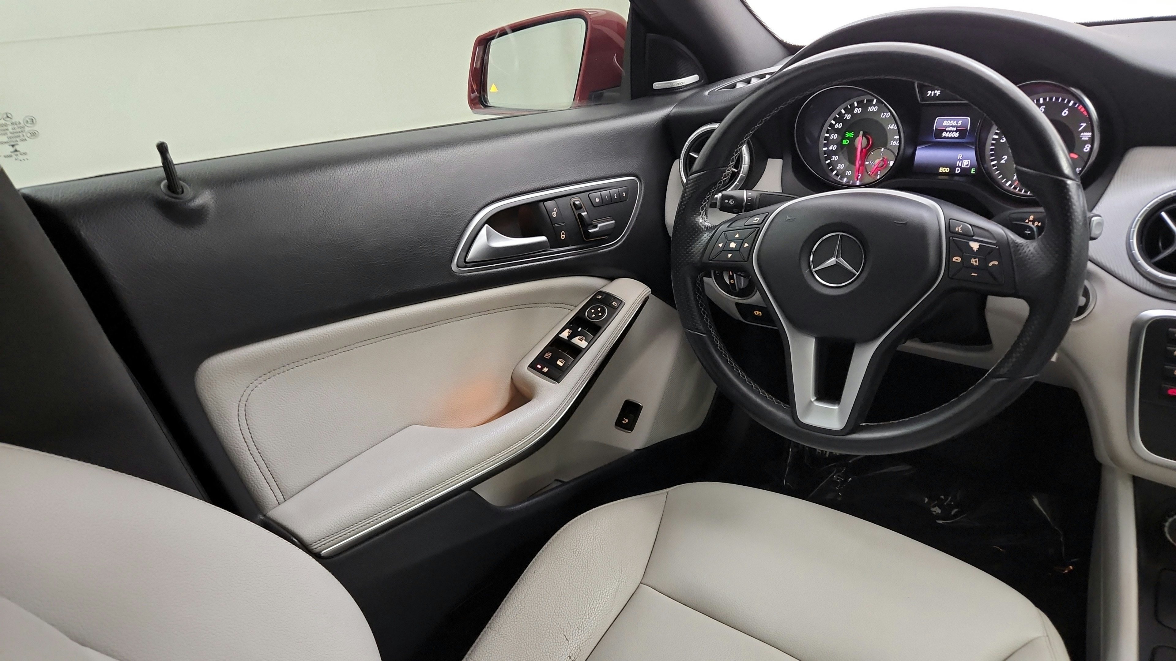 Used 2014 Mercedes-Benz CLA 250 4MATIC image 25