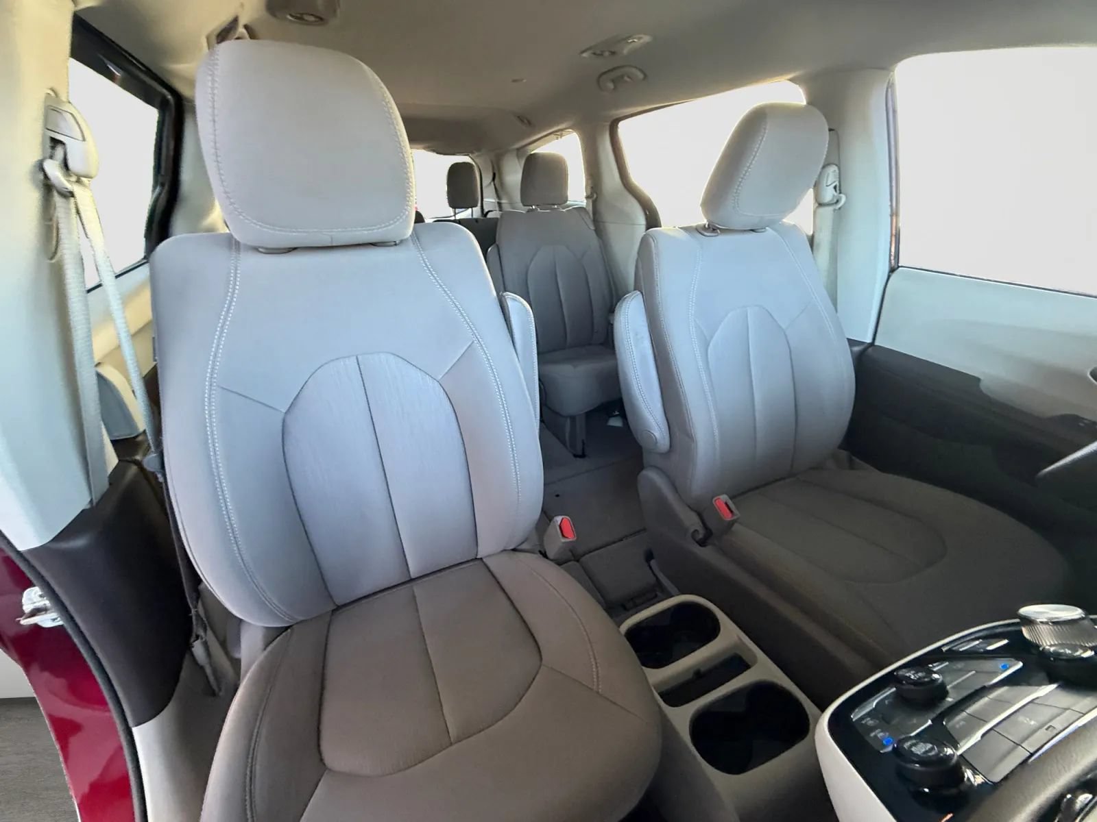 Used 2017 Chrysler Pacifica LX FWD image 23