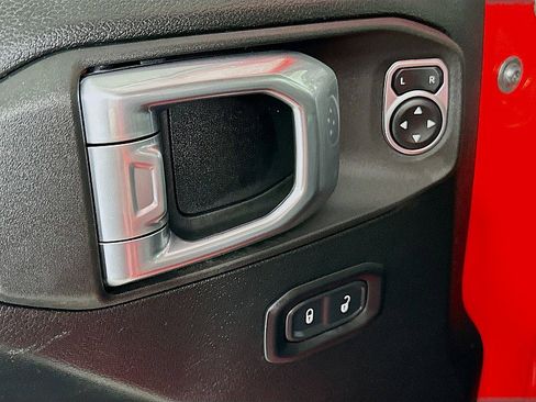 Used 2022 Jeep Gladiator Sport AWD/4WD image 18