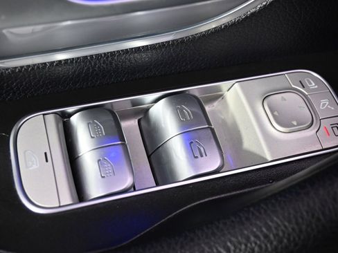 Used 2022 Mercedes-Benz GLS 450 4MATIC image 23