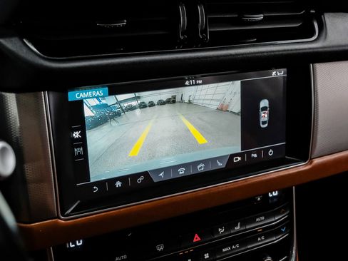 Used 2018 Jaguar XF Portfolio RWD image 29