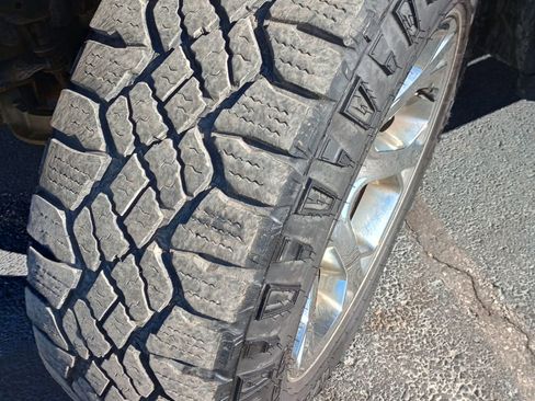 Used 2014 RAM 1500 Laramie w/ Convenience Group image 24