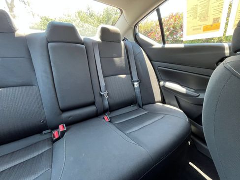 Used 2025 Nissan Altima 2.5 SV FWD image 37