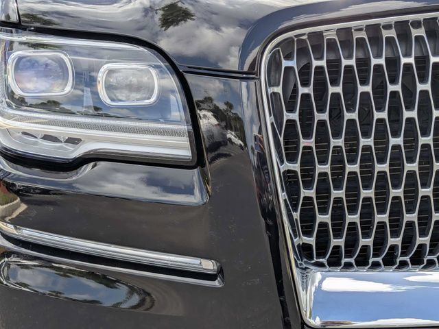 Used 2022 Lincoln Navigator 4WD image 8