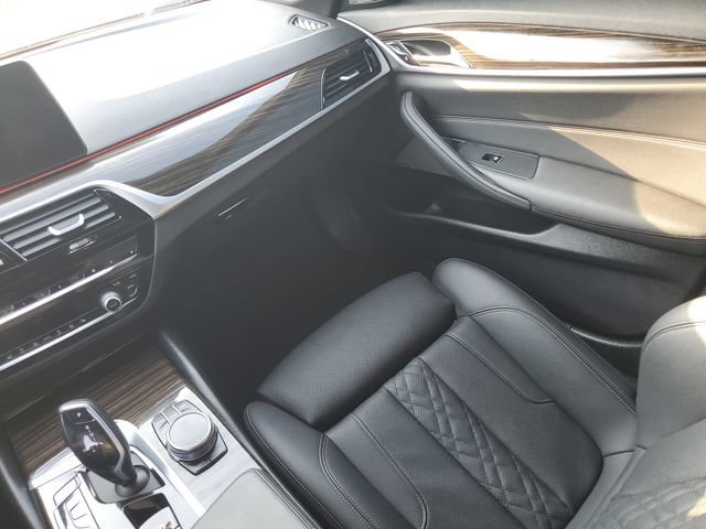 Used 2023 BMW 530e RWD image 17