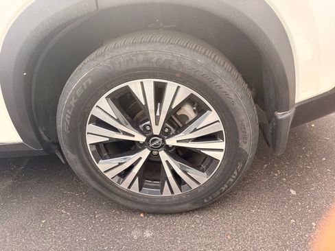 Certified 2023 Nissan Rogue SV w/ SV Premium Package FWD image 7