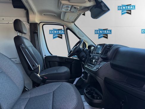 Used 2025 RAM ProMaster 2500 w/ Storage Group image 16