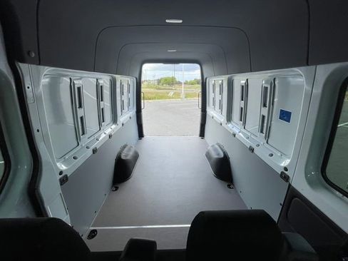 New 2026 Mercedes-Benz Sprinter 2500 image 37