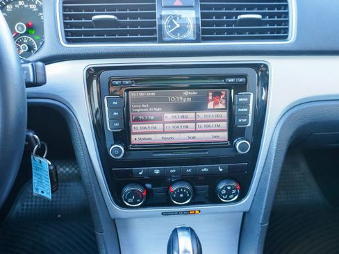 Used 2013 Volkswagen Passat 2.5 SE image 27