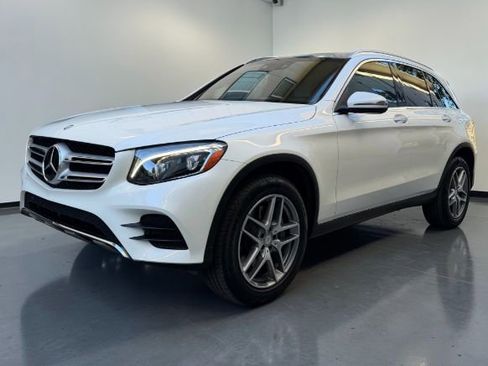 Used 2017 Mercedes-Benz GLC 300 4MATIC image 1