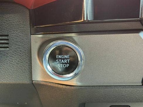 Used 2017 Toyota Tacoma TRD Sport w/ Tow Package RWD image 31