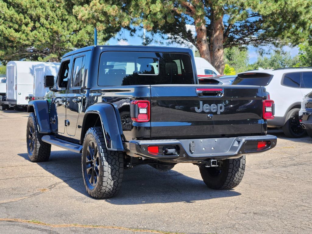 Used 2023 Jeep Gladiator Overland AWD/4WD image 3