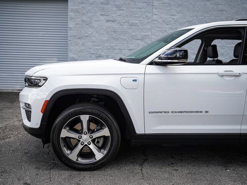 Used 2023 Jeep Grand Cherokee 4WD 4xe w/ Luxury Tech Group II image 11
