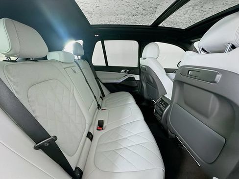 Used 2024 BMW X5 xDrive40i w/ M Sport Package AWD/4WD image 28