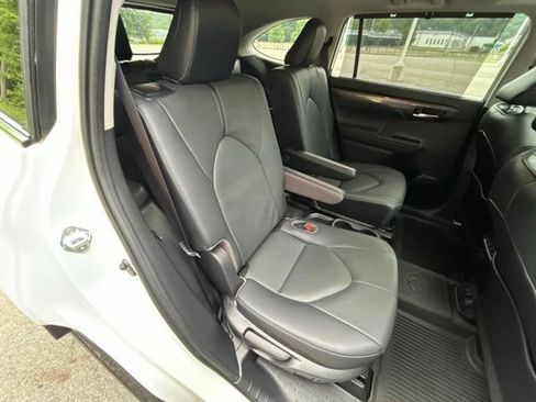 Used 2021 Toyota Highlander Limited AWD/4WD image 48