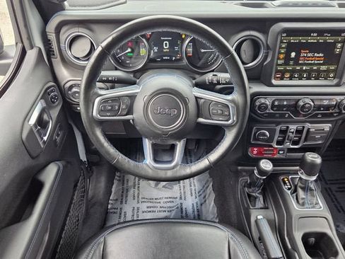 Used 2023 Jeep Wrangler Unlimited Rubicon 4xe w/ Cold Weather Group AWD/4WD image 14