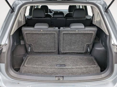 Used 2023 Volkswagen Tiguan SE FWD image 32