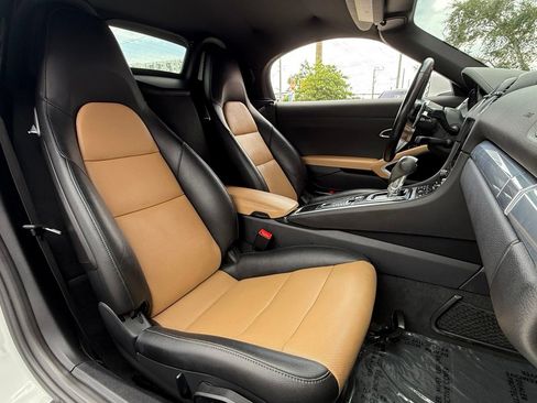 Used 2019 Porsche 718 Boxster RWD image 37