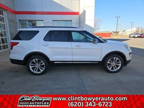 Used 2019 Ford Explorer XLT w/ Equipment Group 202A image 10