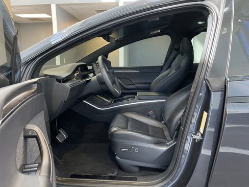 Used 2024 Tesla Model X image 16