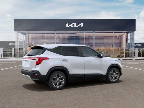 New 2026 Kia Seltos LX image 7